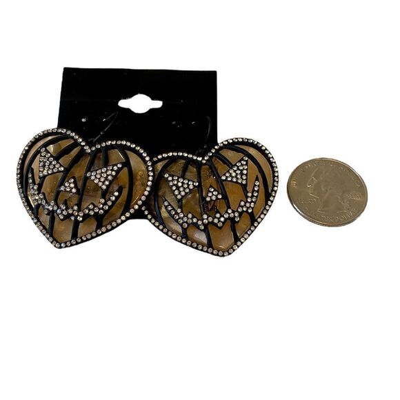 Heart Shaped Pumpkin Face Outlined in Black w/ Pave Crystals. Very Cool! - Picture 6 of 6